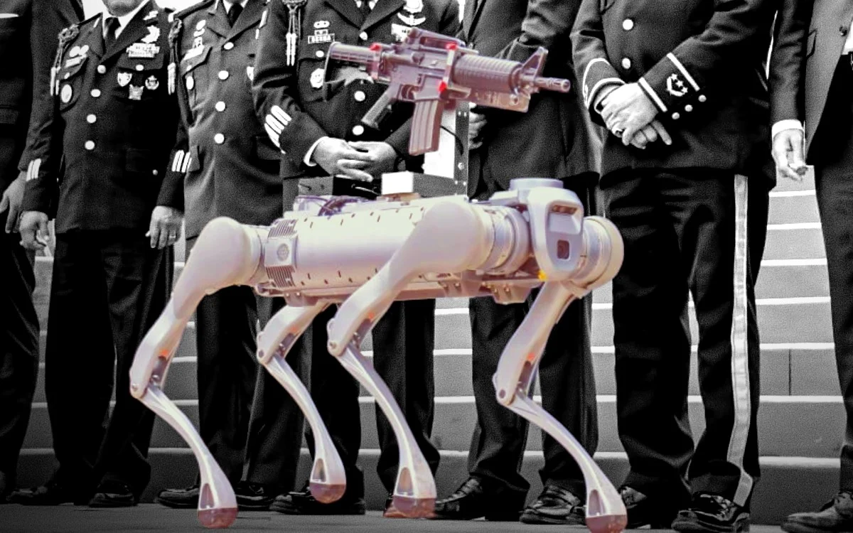 Presentación del perro robot Unitree B2 frente a autoridades militares en Zacatecas durante la inauguración del centro de seguridad C5i