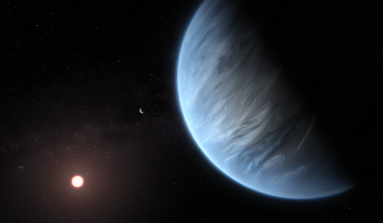 Ilustración artística del exoplaneta K2-18b con su atmósfera gaseosa densa, realizada a partir de observaciones del telescopio espacial Hubble