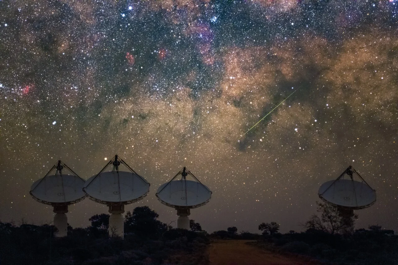 Vista panorámica del radiotelescopio ASKAP de CSIRO en Wajarri Yamaji Country