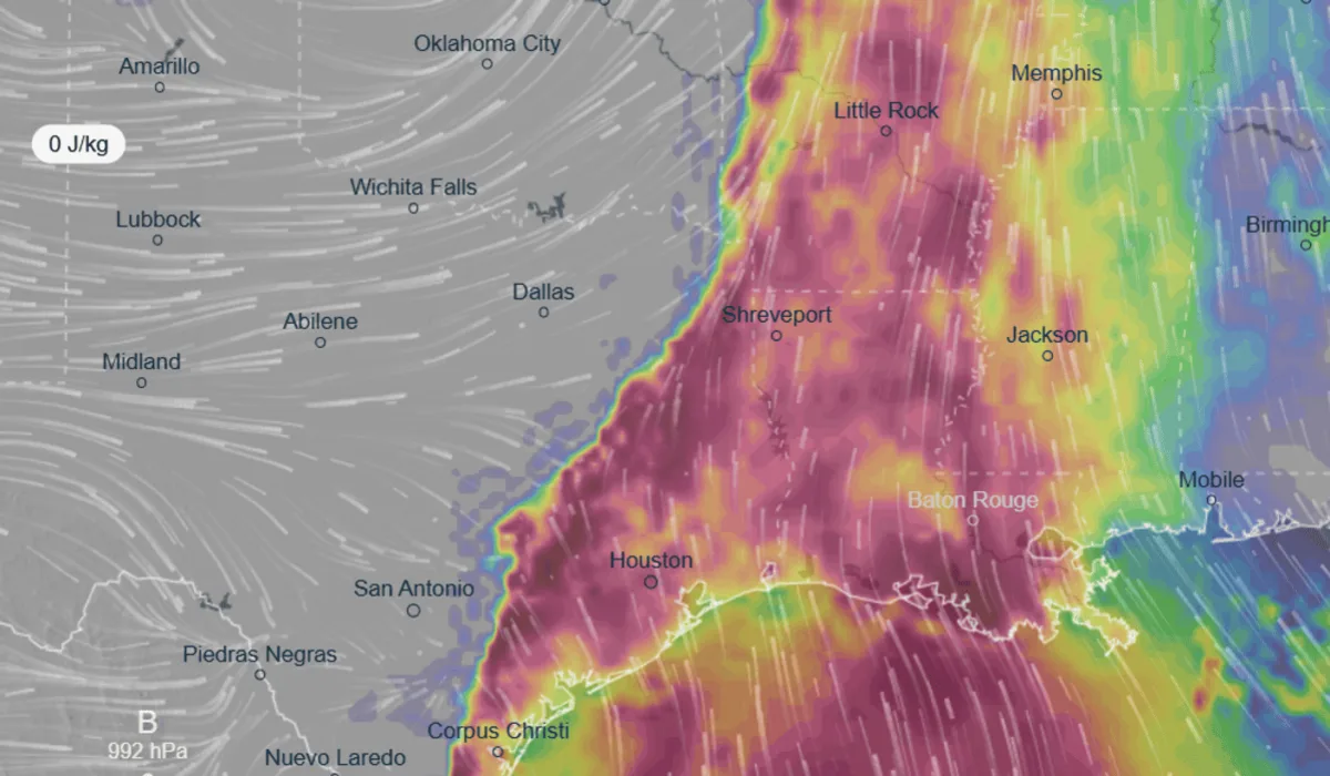 Mapa meteorológico de Ventusky que muestra la intensidad de las tormentas y tornados en el centro y sur de EE.UU., con fuertes vientos y precipitaciones en zonas como Houston, Jackson y Memphis.