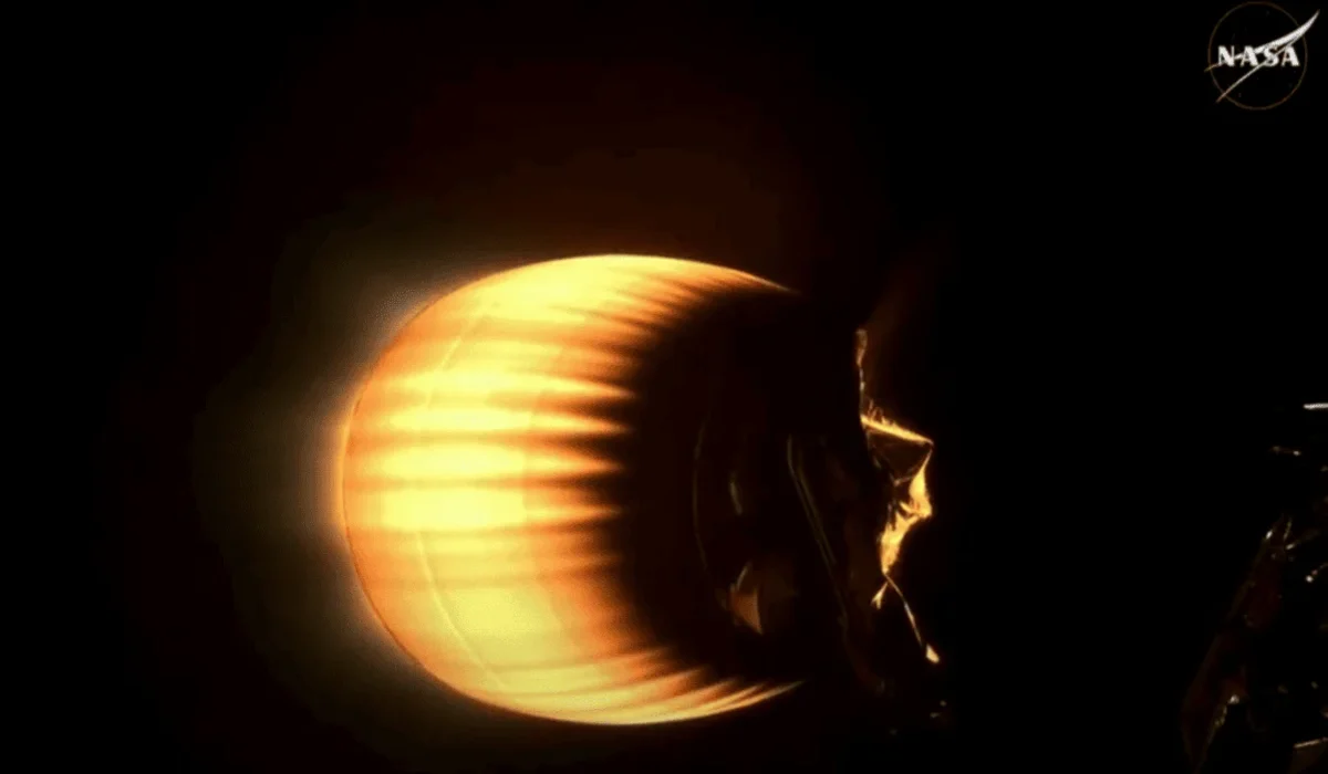 Encendido del motor de segunda etapa del Falcon 9 durante la misión CRS-32