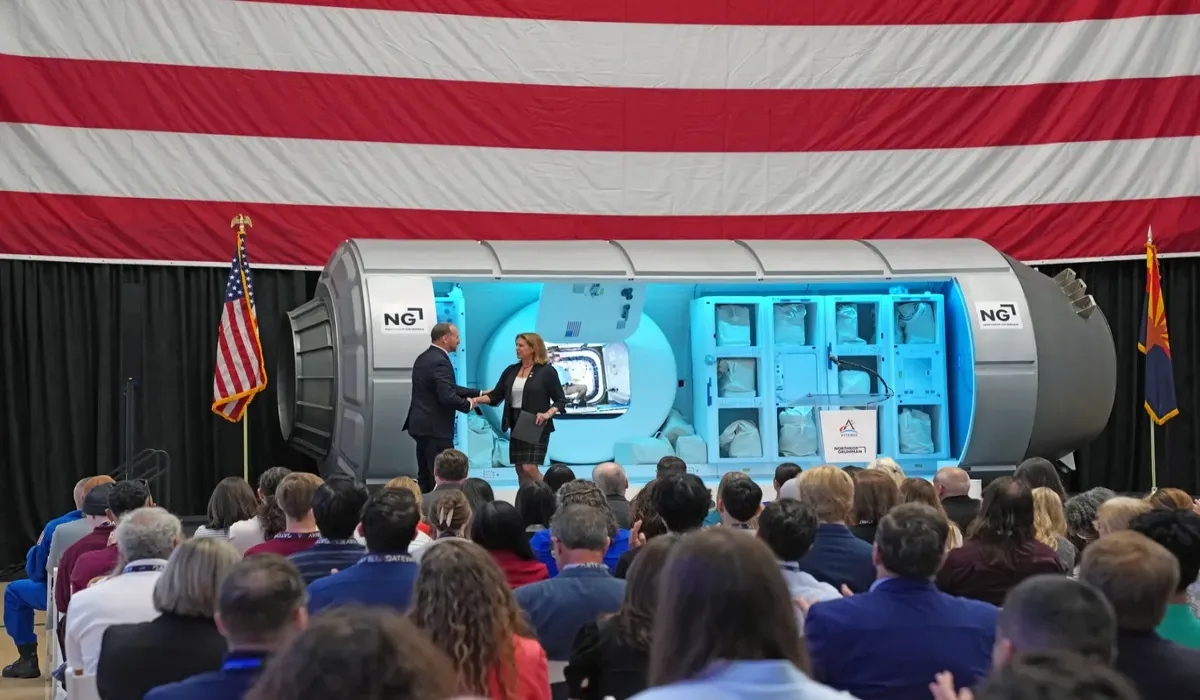 Evento de presentación del módulo HALO de Gateway en las instalaciones de Northrop Grumman