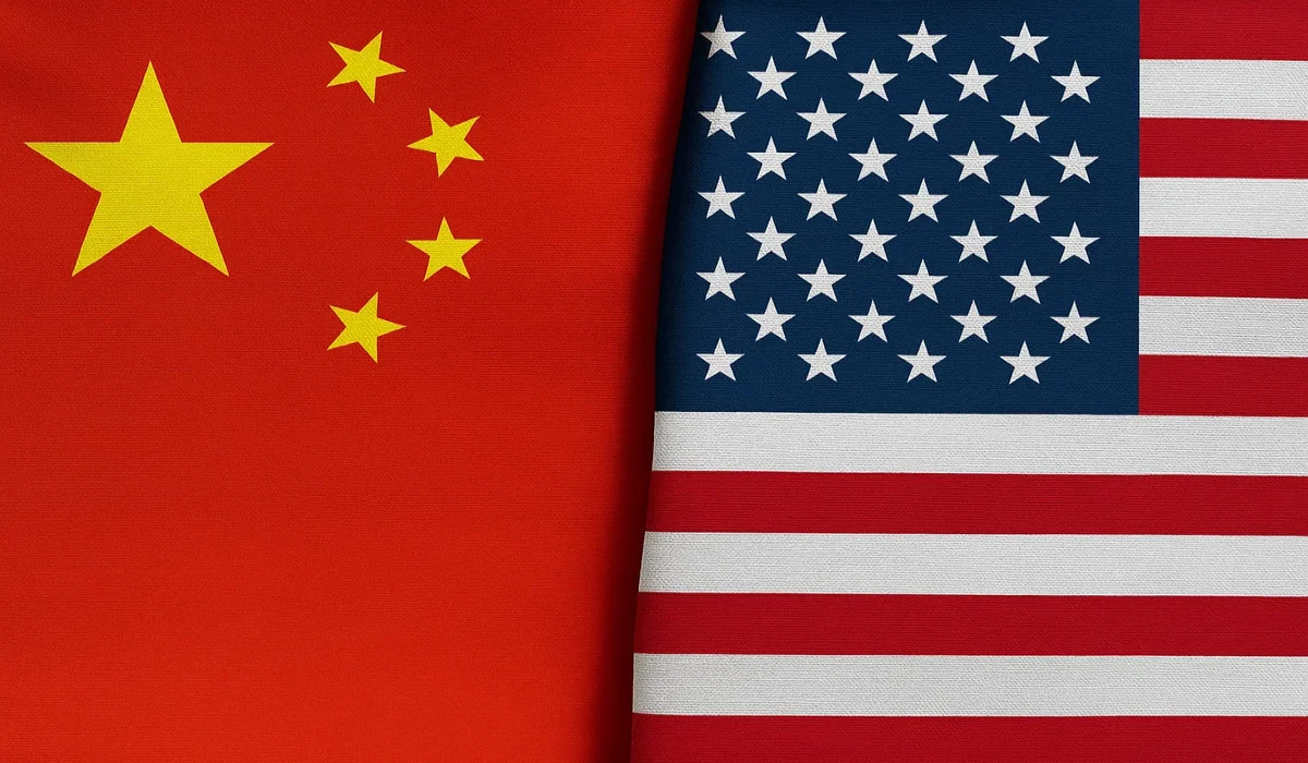 Banderas de China y Estados Unidos