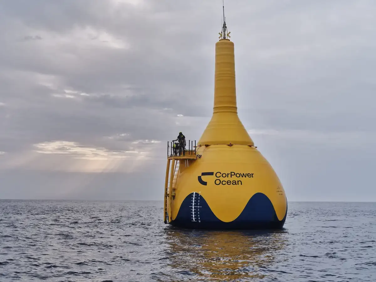 Boya generadora de energía undimotriz de CorPower Ocean desplegada en el océano