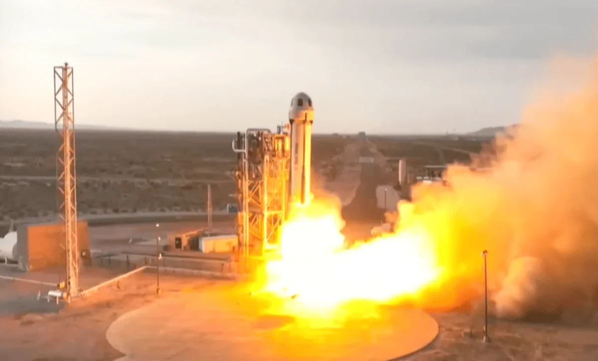 Lanzamiento del cohete New Shepard desde la plataforma en Texas