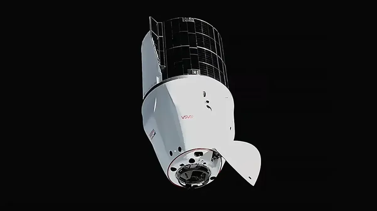 La nave Dragon de SpaceX se aproxima con su cono frontal abierto al módulo Harmony de la EEI
