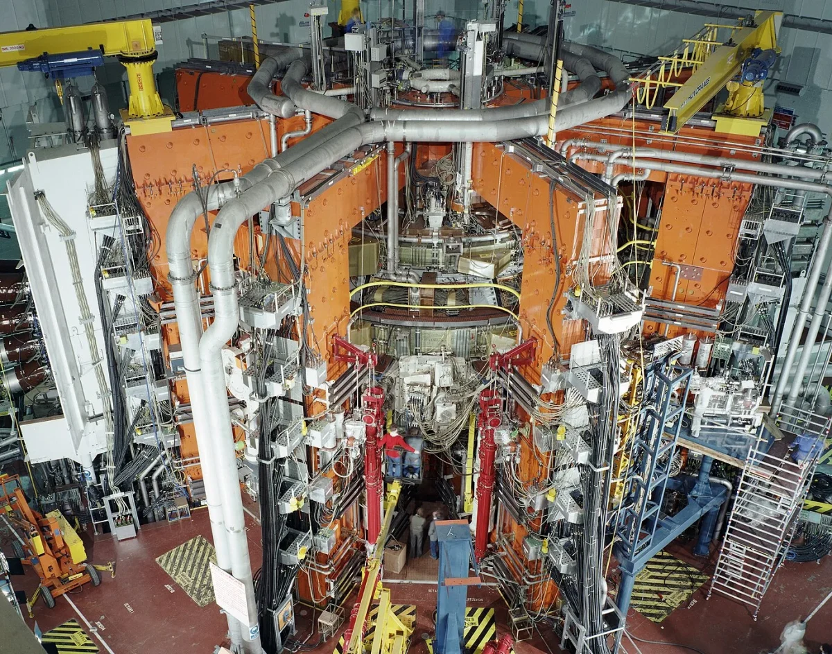 Vista del reactor de fusión nuclear tipo tokamak EFDA JET