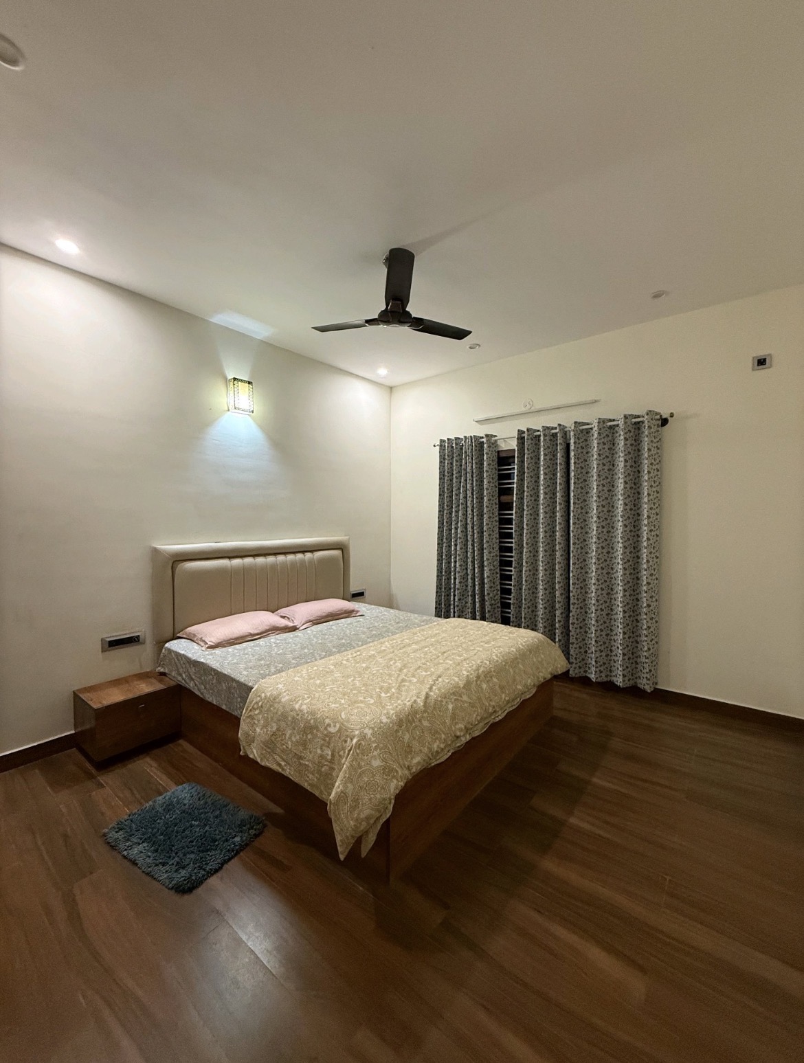 Stayvel-2037-3BHK