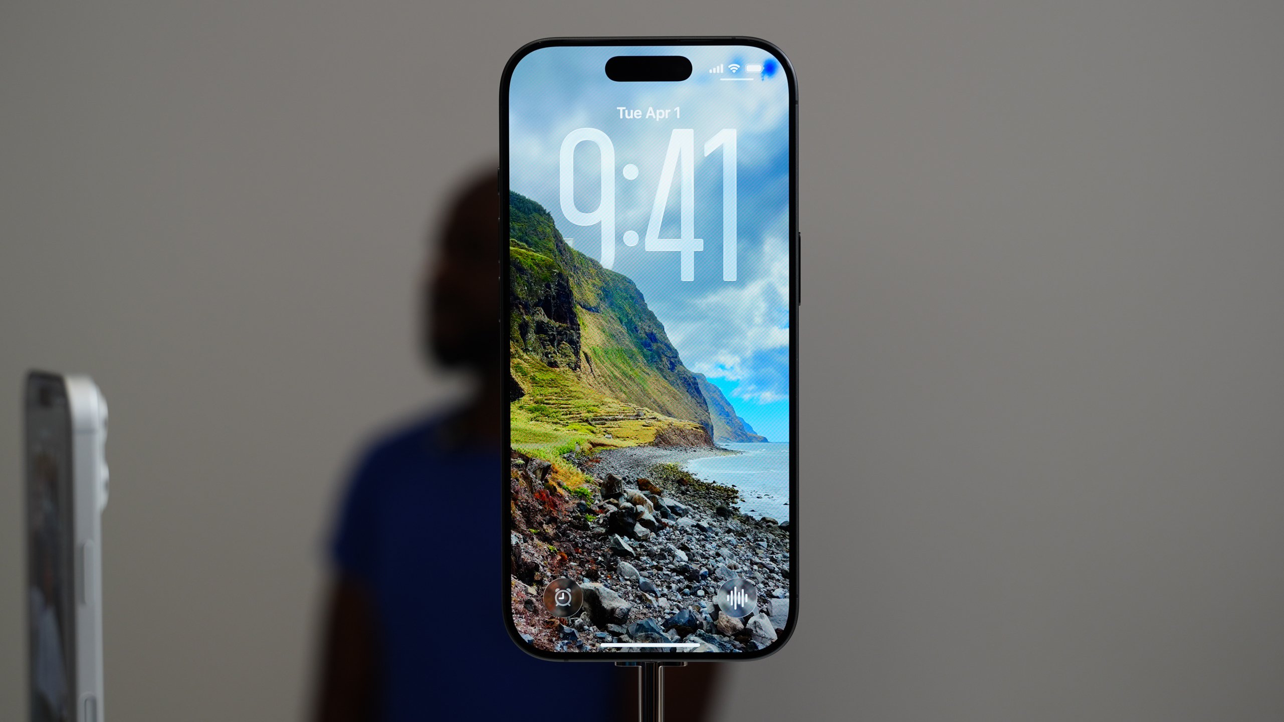 Uncovering the Truth Behind iOS 26 Adoption Rates