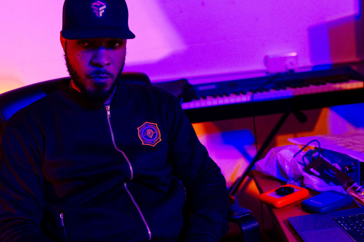 Krazy Media LKC 020955 - London Kings Clothing