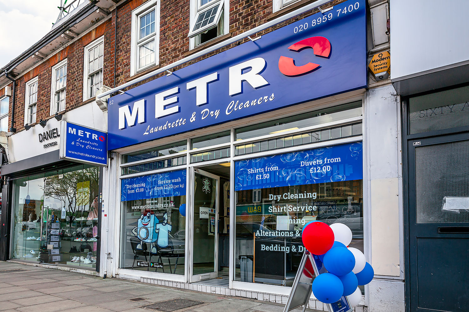 Metro Laundrette Dry cleaners brand identity