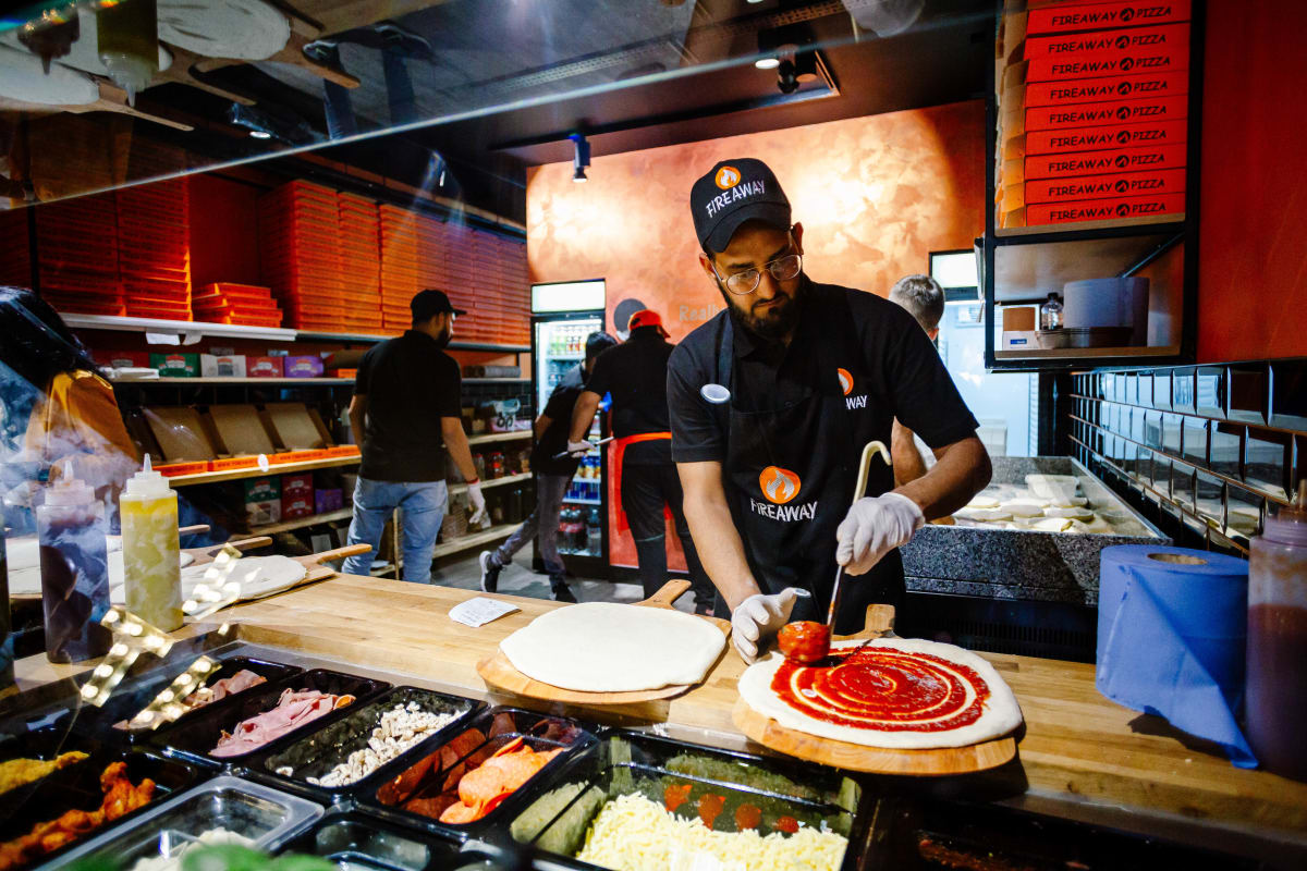 Krazy Media Fireaway 025563 - Fireaway Pizza