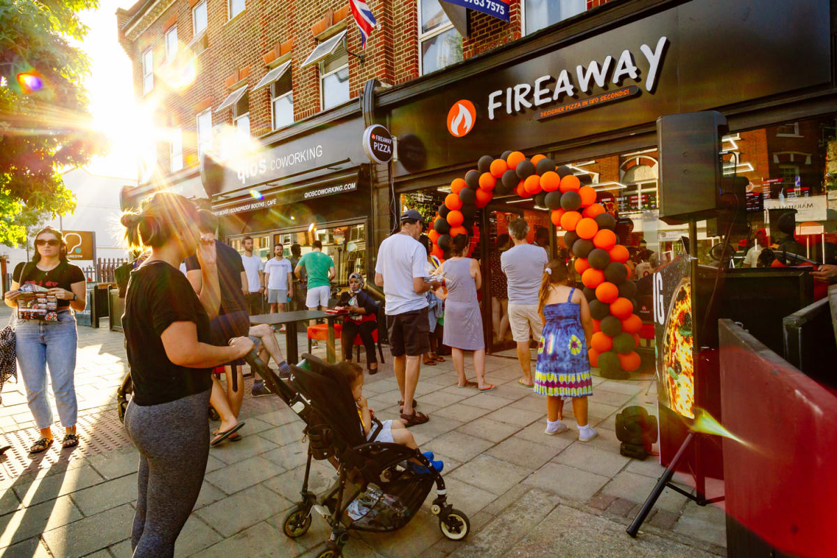 Fireaway East Sheen Krazy Media 029677 - Fireaway Pizza