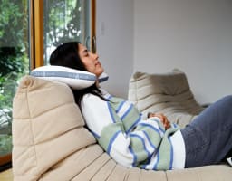 Eli_Mini_Lounging_Lifestyle thumbnail
