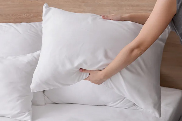 Ways to Fluff a Pillow for an Instant Refresh