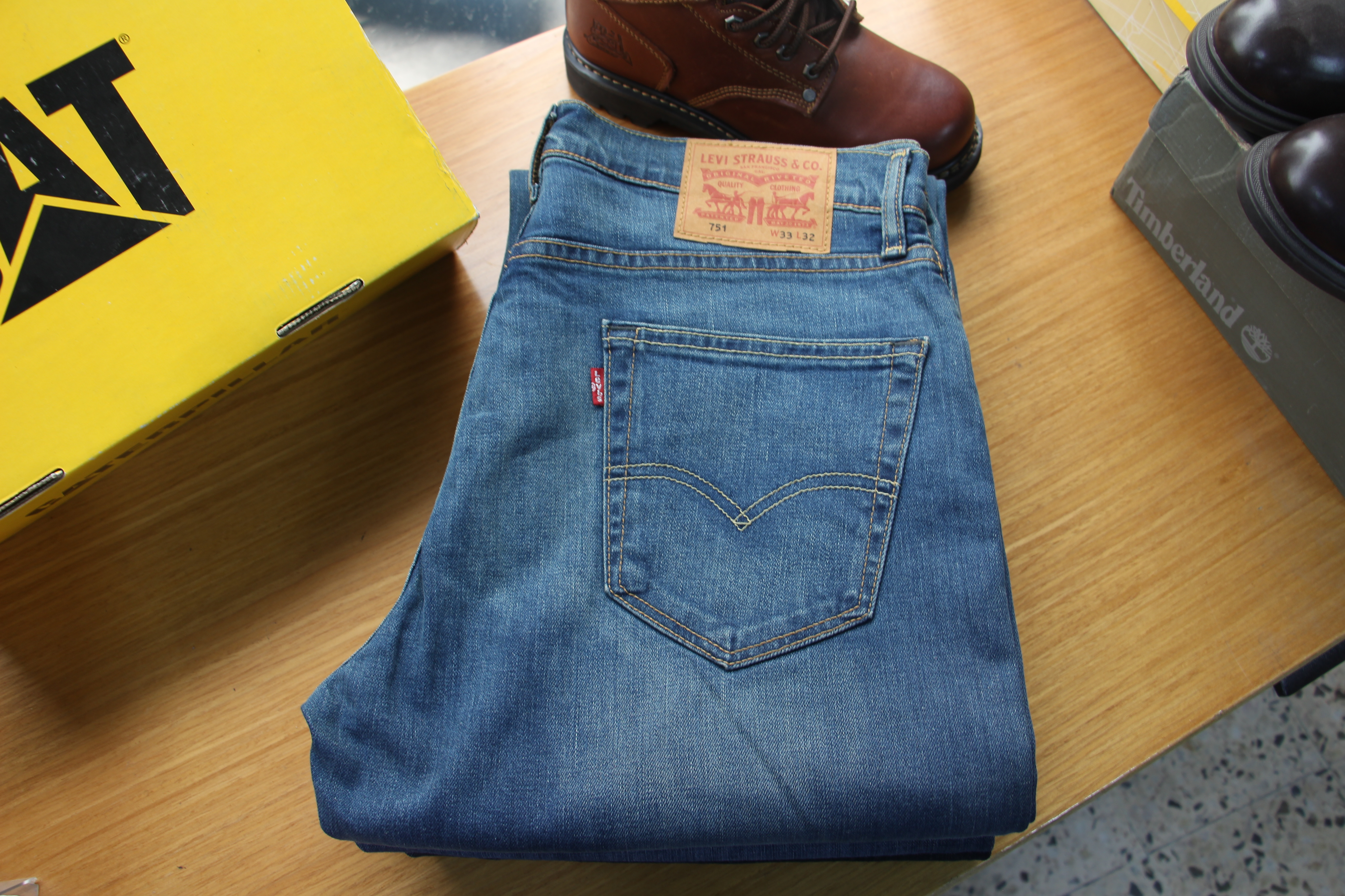 Levi's - Secondary Image