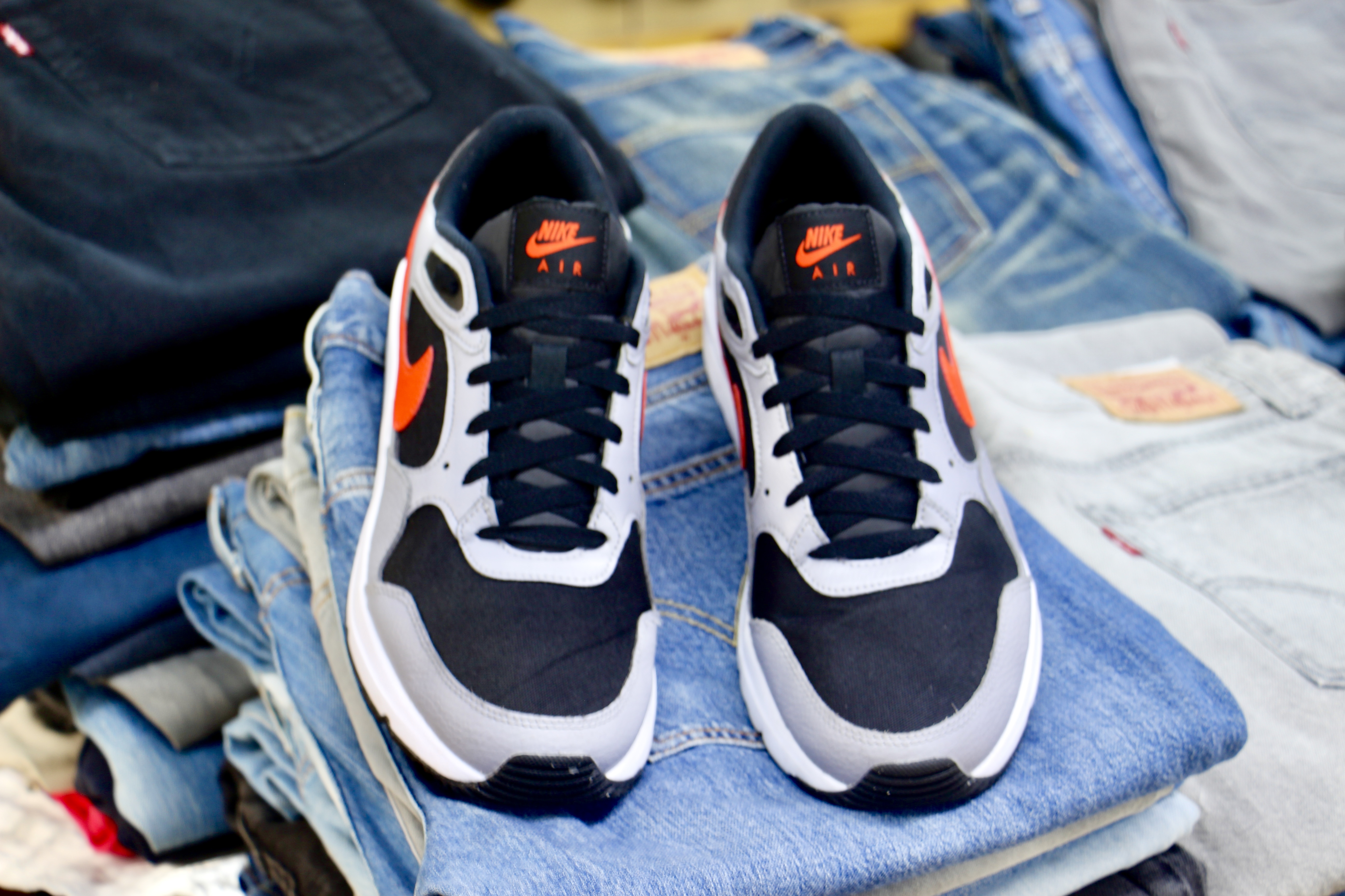 Nike Air Max - Secondary Image