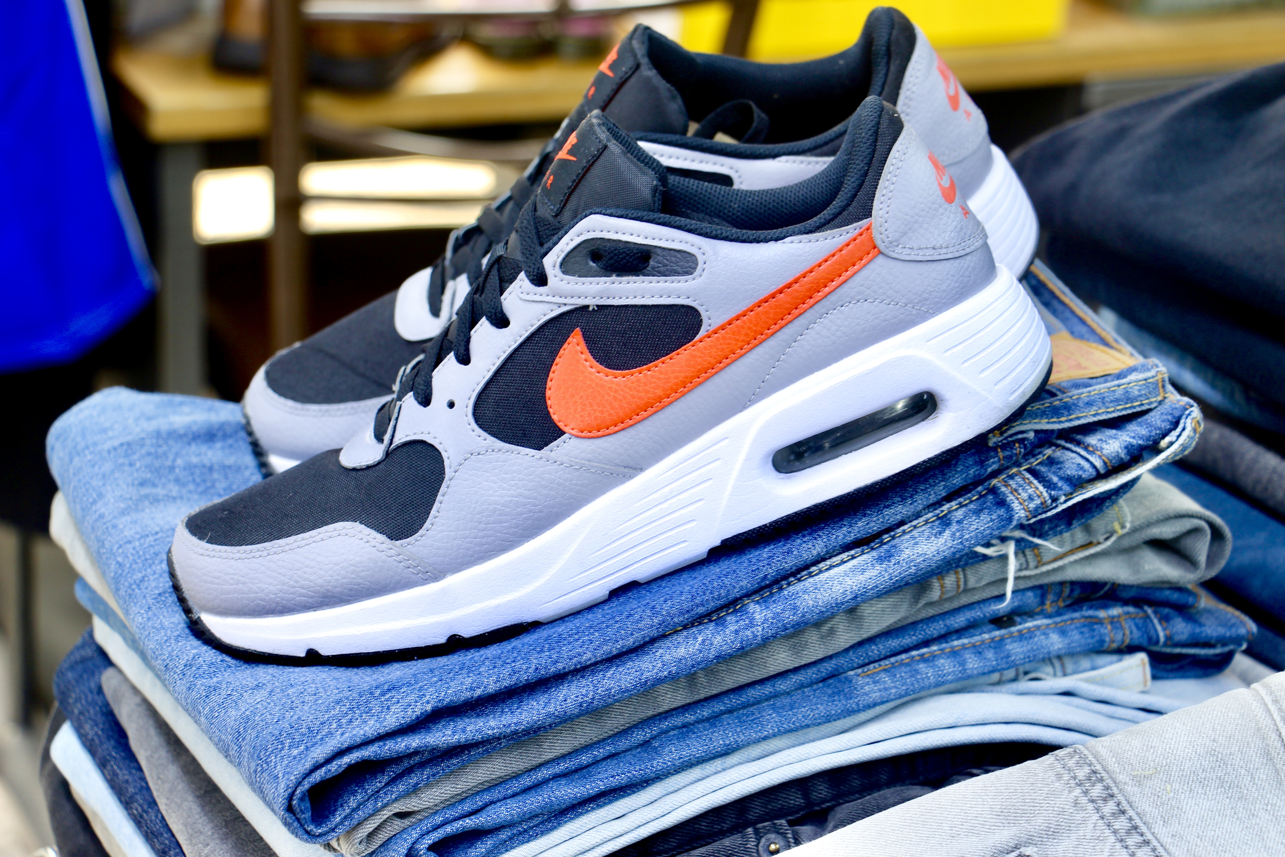 Nike Air Max - Secondary Image