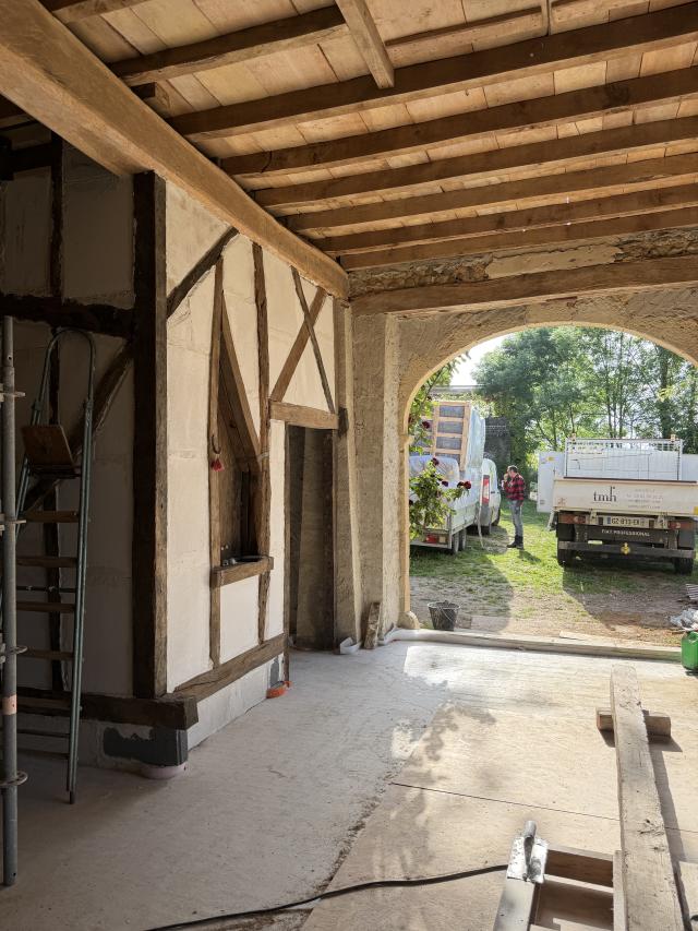 Transformation d'une dépendance en habitation. — Bouillon