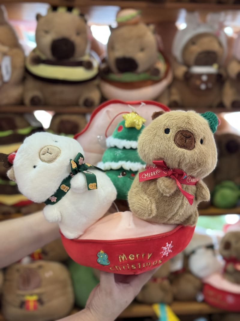 CAPYBARA NAVIDEÑO PACK 4