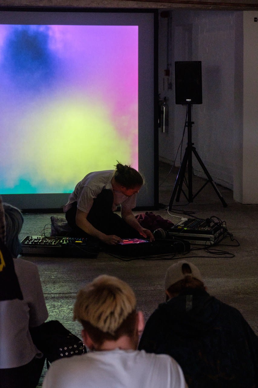 Traces_Of_A_Cathode_-_Closing_Event_-_Flight_Coda_-_photo_by_James_Clarkson_xjtipq