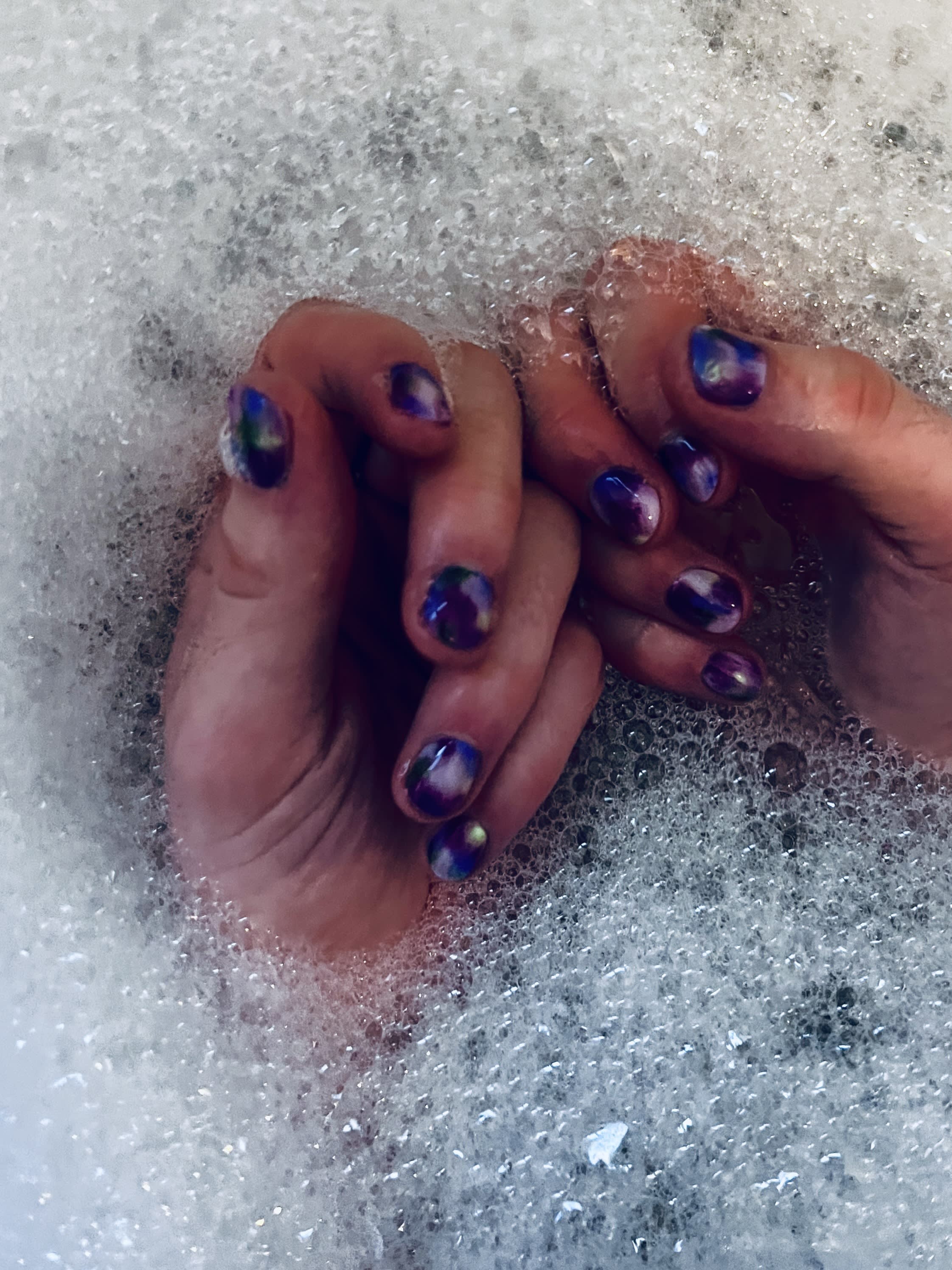 flightCodaNails-files-laundry_efi3q2