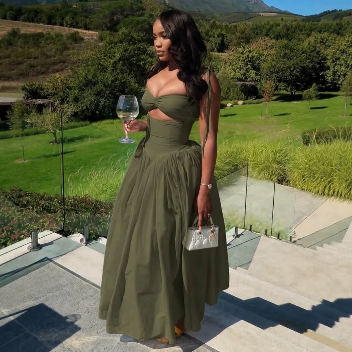 Vestido Longo Feminino de Corte Elegante 5