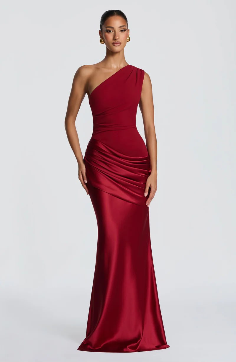 Vestido de Gala Elegante em Lilás Um modelo sofisticado e marcante, perfeito para ocasiões especiais. 13