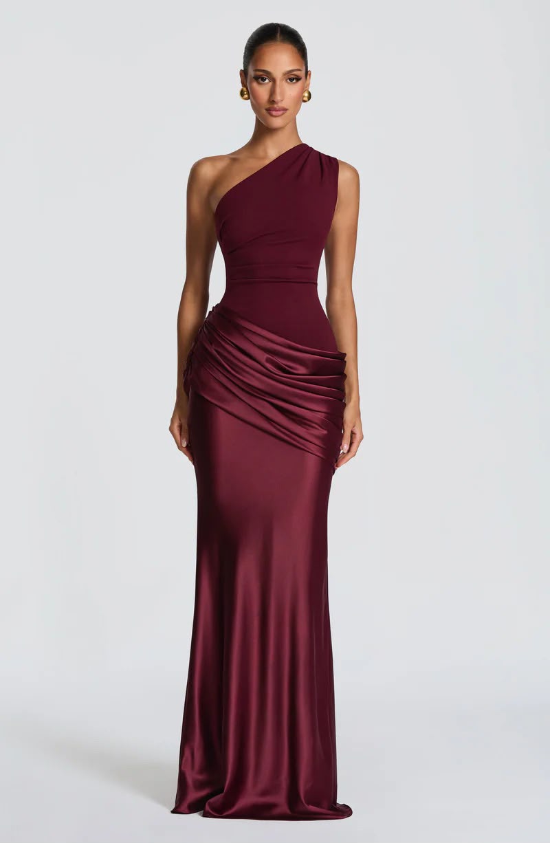 Vestido de Gala Elegante em Lilás Um modelo sofisticado e marcante, perfeito para ocasiões especiais. 14