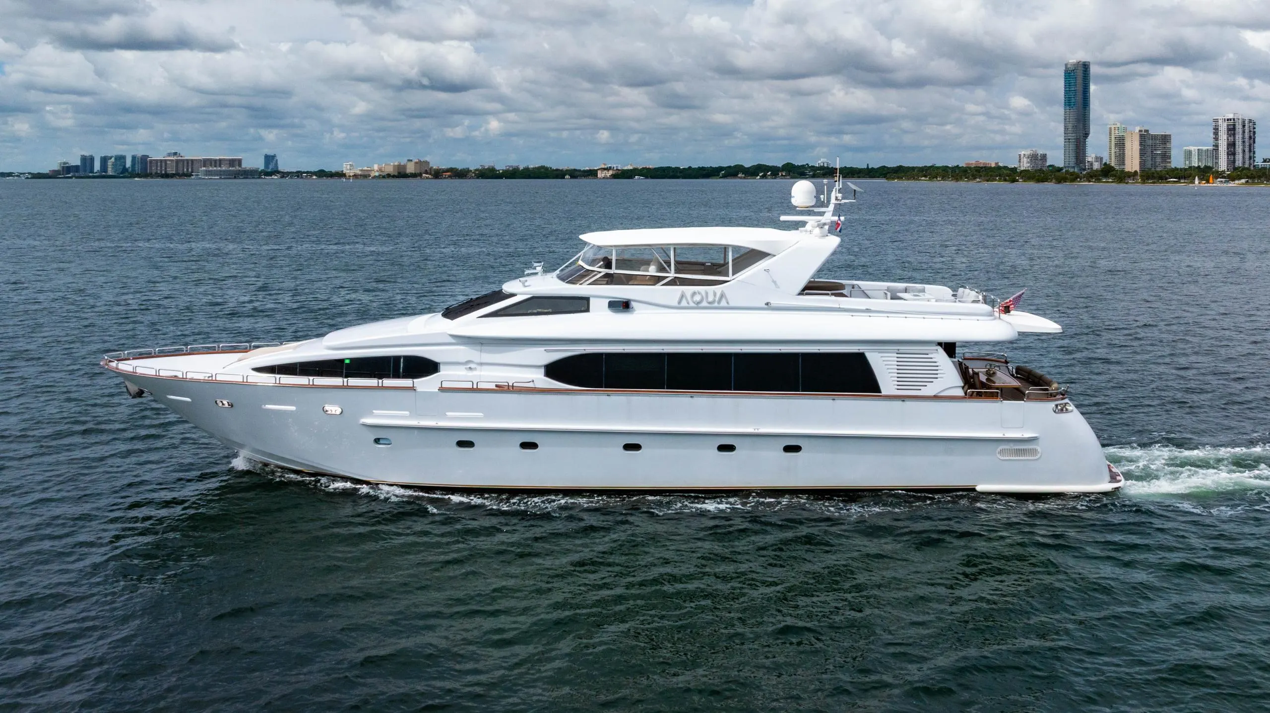 Aqua 105ft