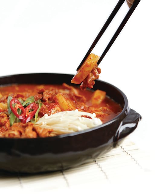 Crafting a Comforting Kimchi Soup