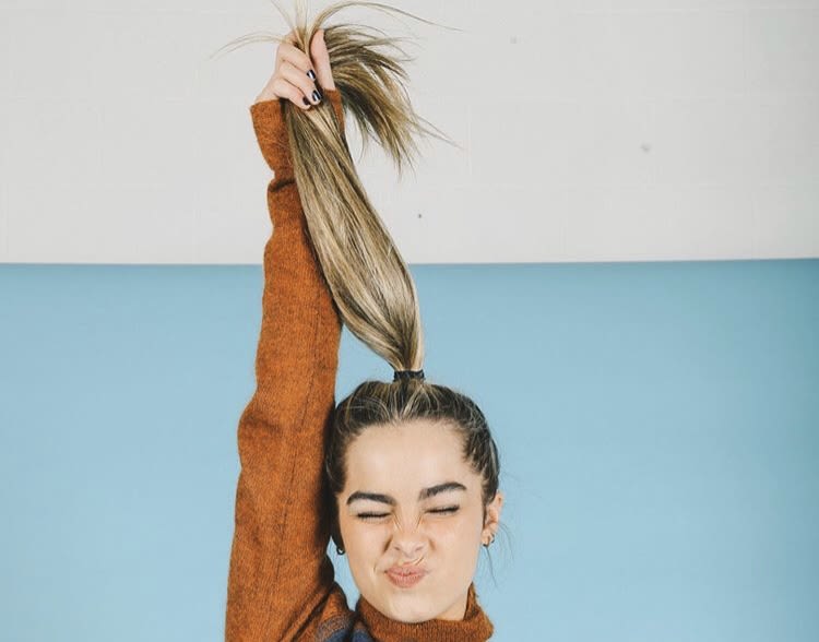 What Color is Addison Rae's Natural Hair? | Snap Font