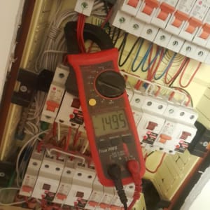 Diagnóstico Preciso con Multímetro