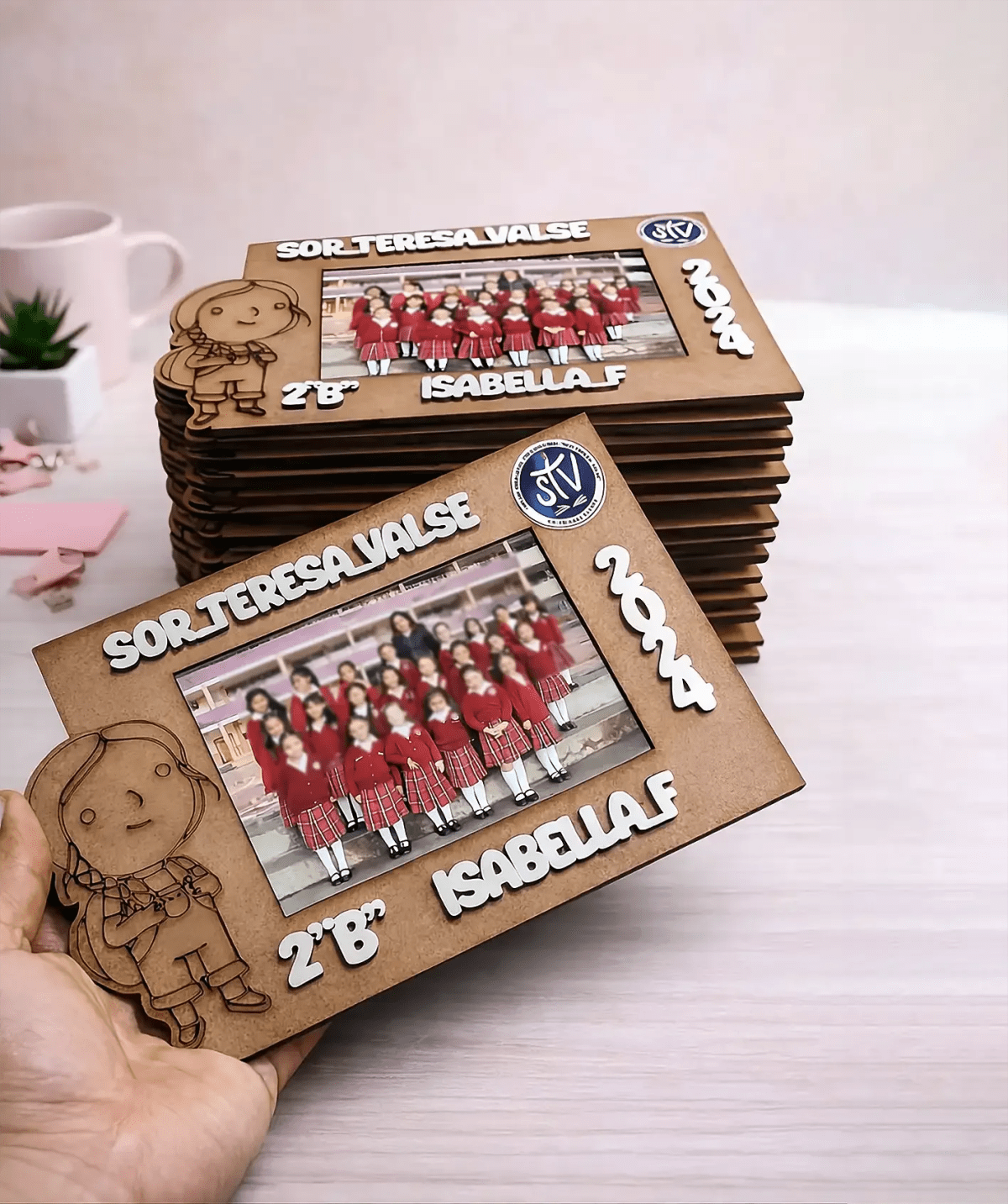 Recuerdo Escolar Personalizado en MDF – Foto de Curso | Graduación y Fin de Año - Producto personalizado - Izeta Studio