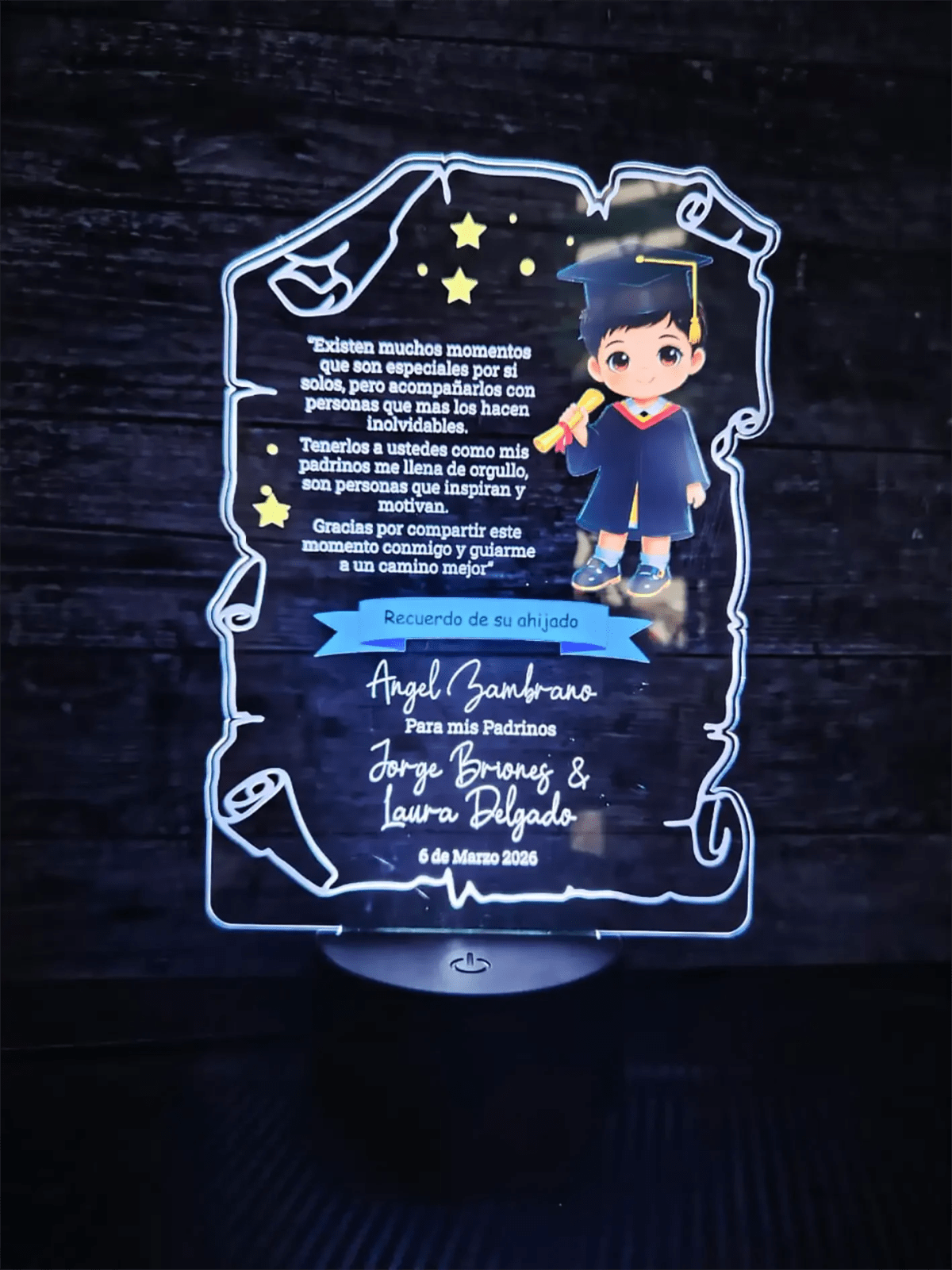 Lámpara LED Personalizada de Graduación 2026 - Recuerdo Acrílico Grabado para Padrinos y Familia - Producto personalizado - Izeta Studio