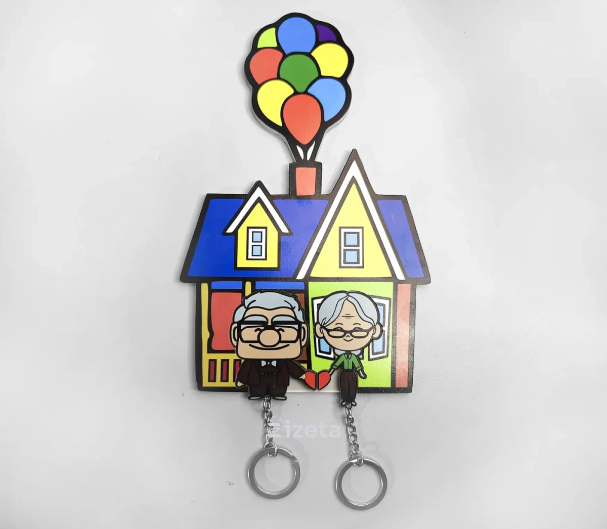 Portallavero Personalizado en acrilico – Hogar Familiar con Personajes, llavero casita UP viejitos - Producto personalizado - Izeta Studio