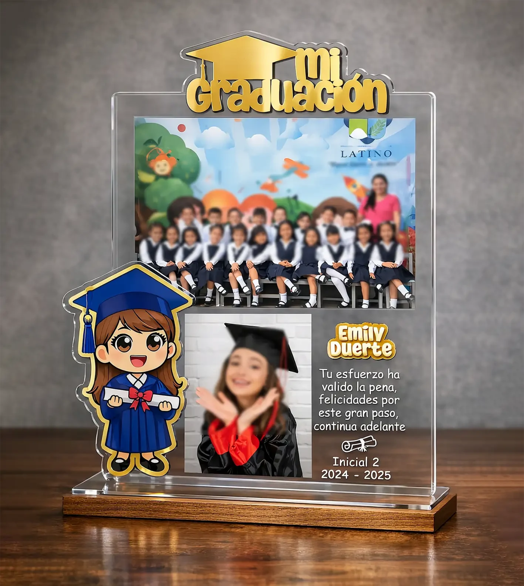 Placa de Graduación Personalizada en Acrílico Transparente con Relieve Dorado Espejo - Producto personalizado - Izeta Studio