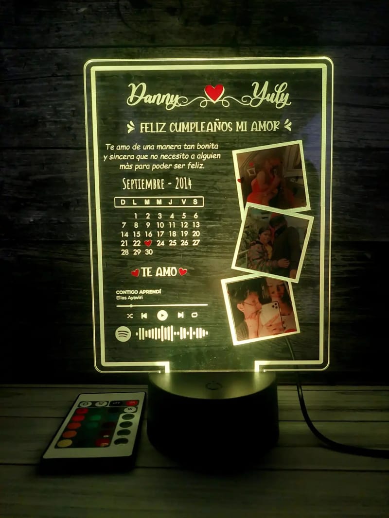 Lampara RGb, con calendario, codigo spotify y fotos - Imagen 1