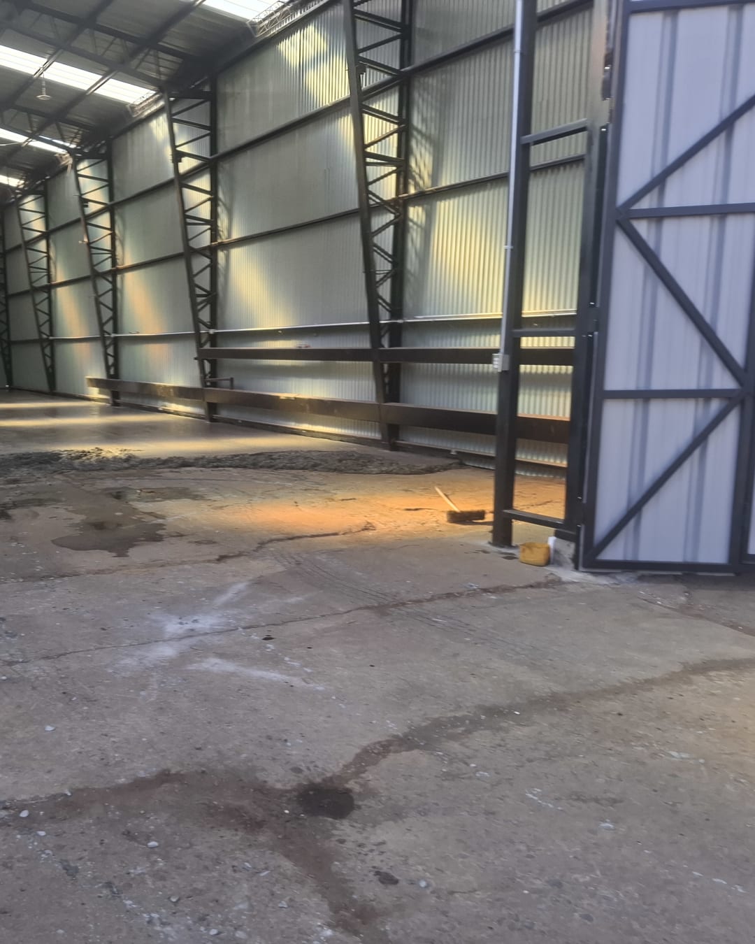 Claves en la Construcción de Naves Industriales: Eficiencia y Durabilidad