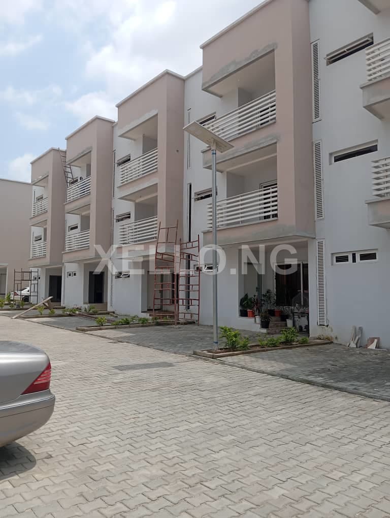 To let 4bedroom duplex at Utako  2