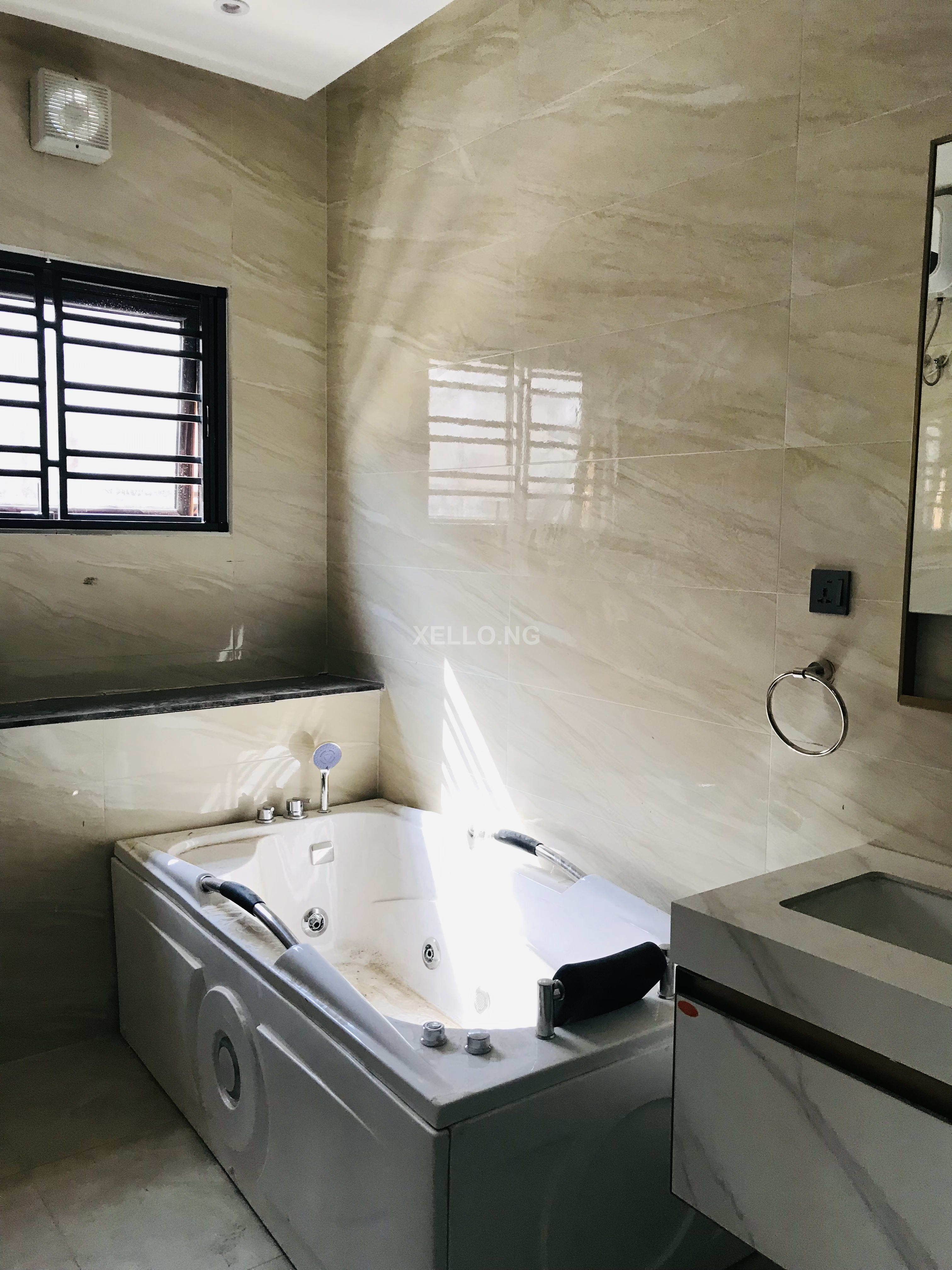 4bedroom duplex for sale at lifecamp Godab 3
