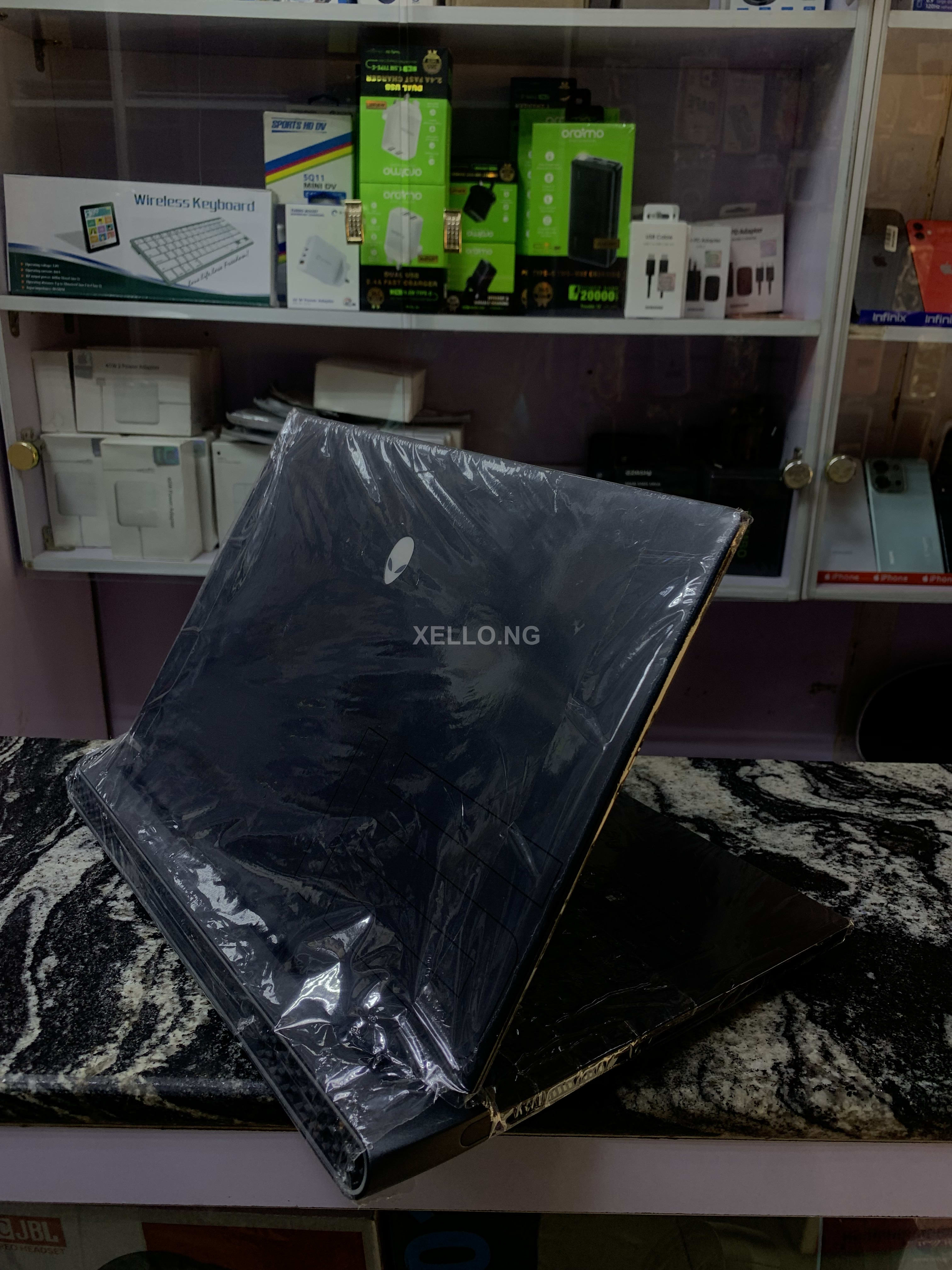 Alienware M15 R7 3