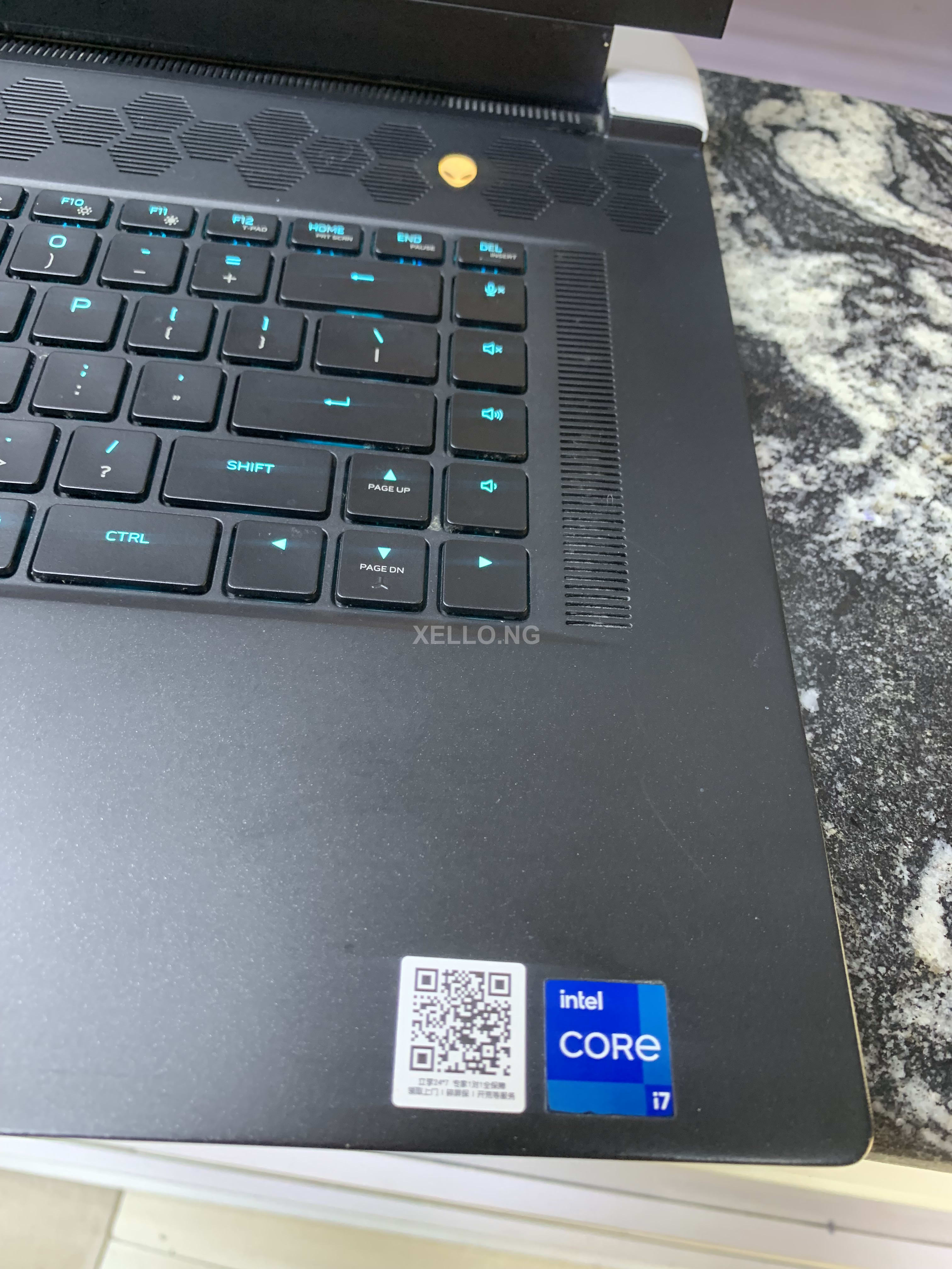 Alienware X17 4