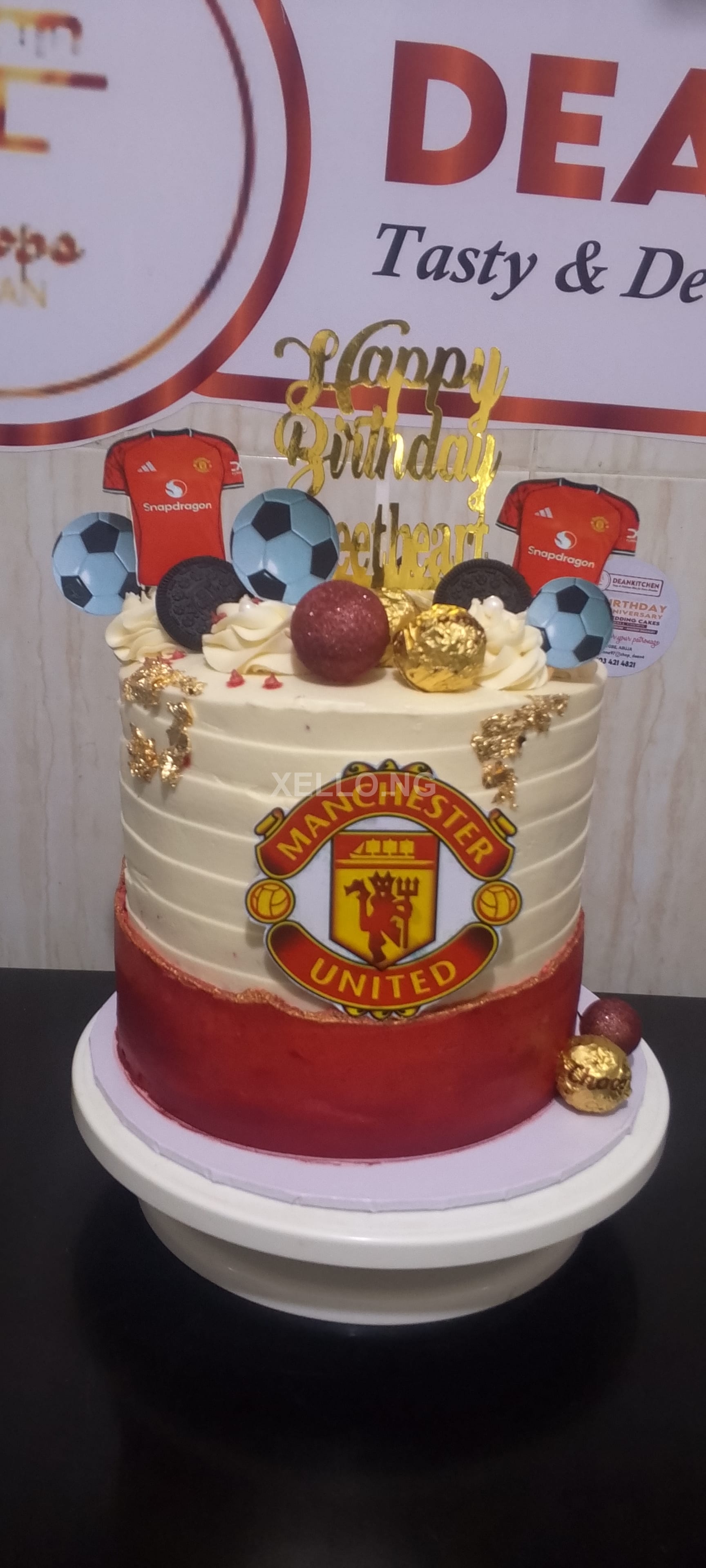 Three layers, 8" Vanilla and red velvet moist cake  2