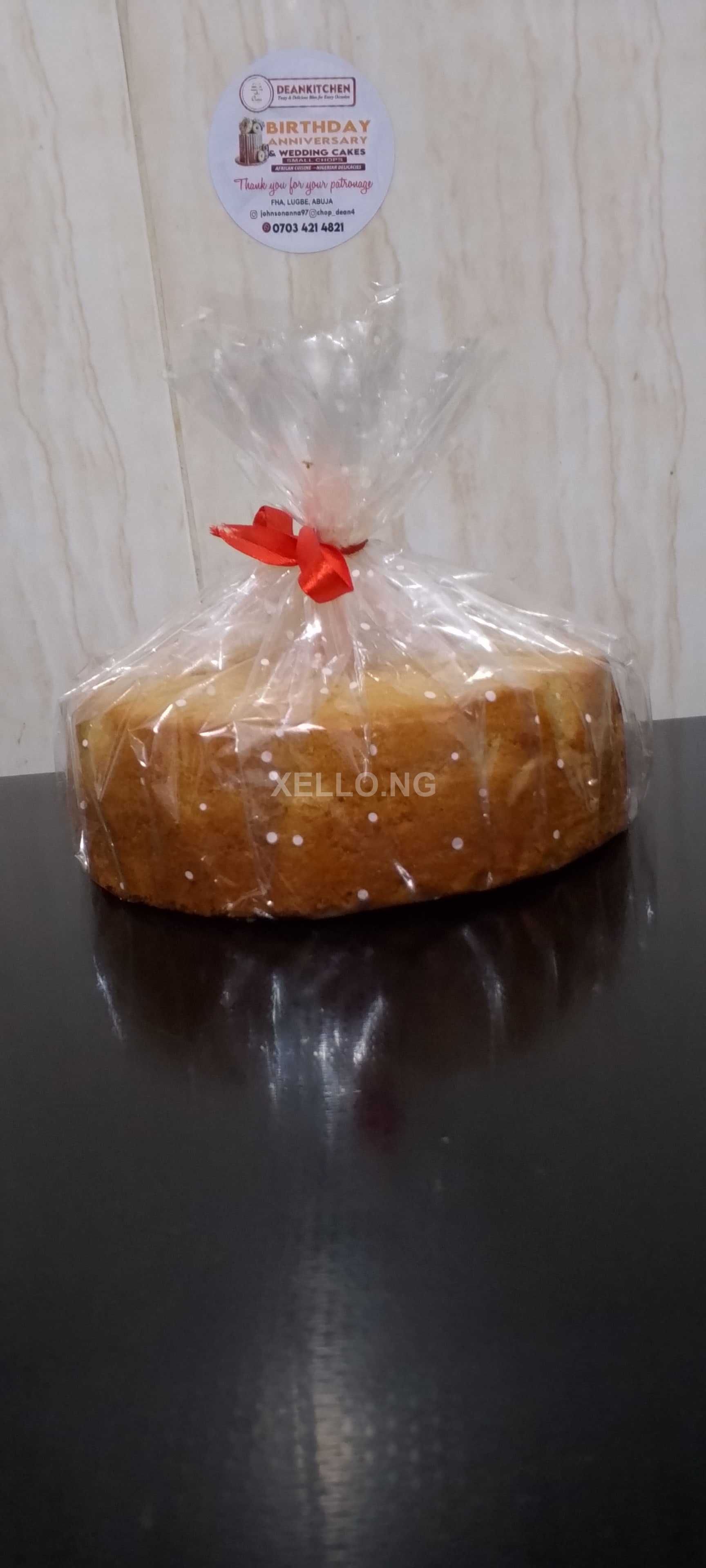Three layers, 8" Vanilla and red velvet moist cake  4