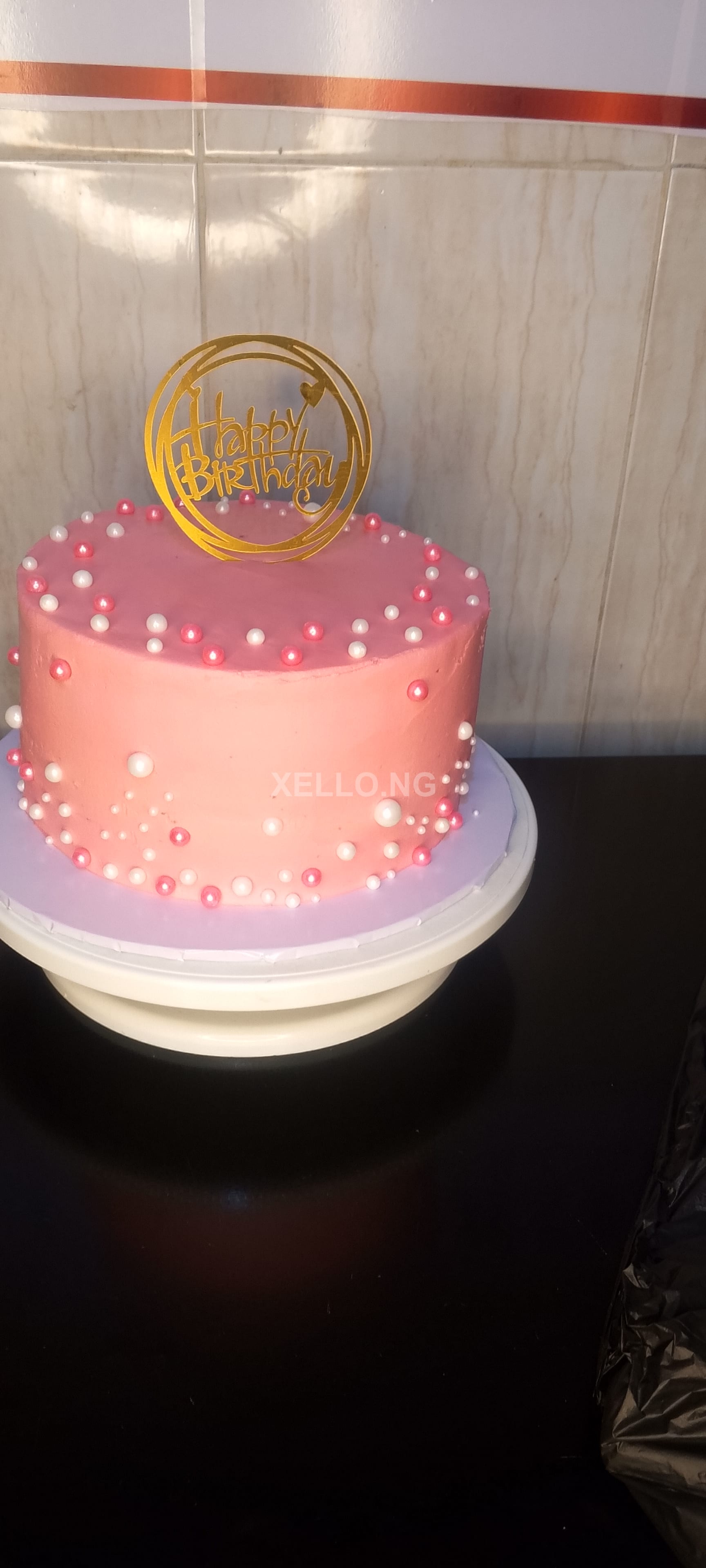Three layers, 8" Vanilla and red velvet moist cake  5