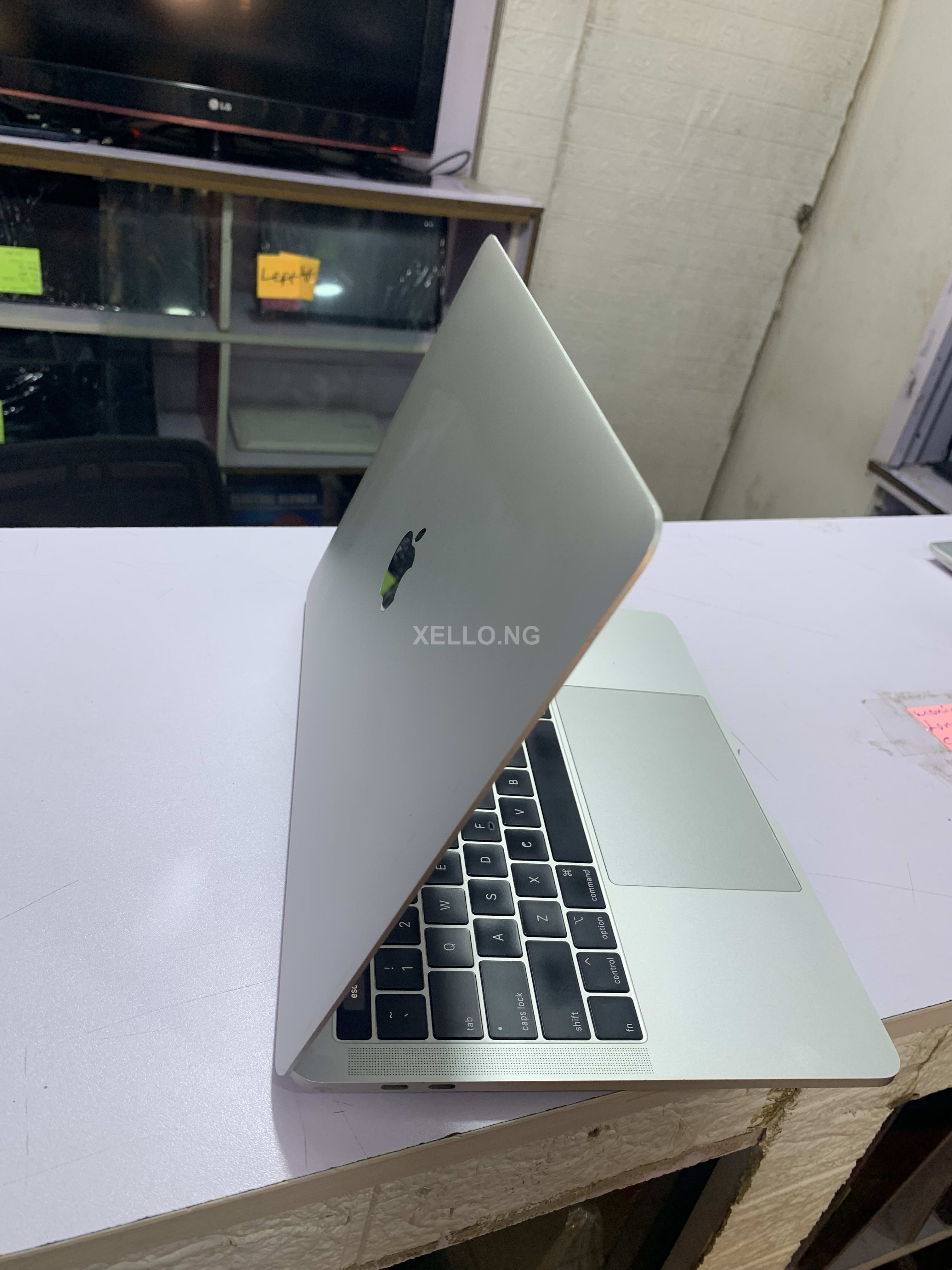 Apple Macbook Pro - Good Condition 2