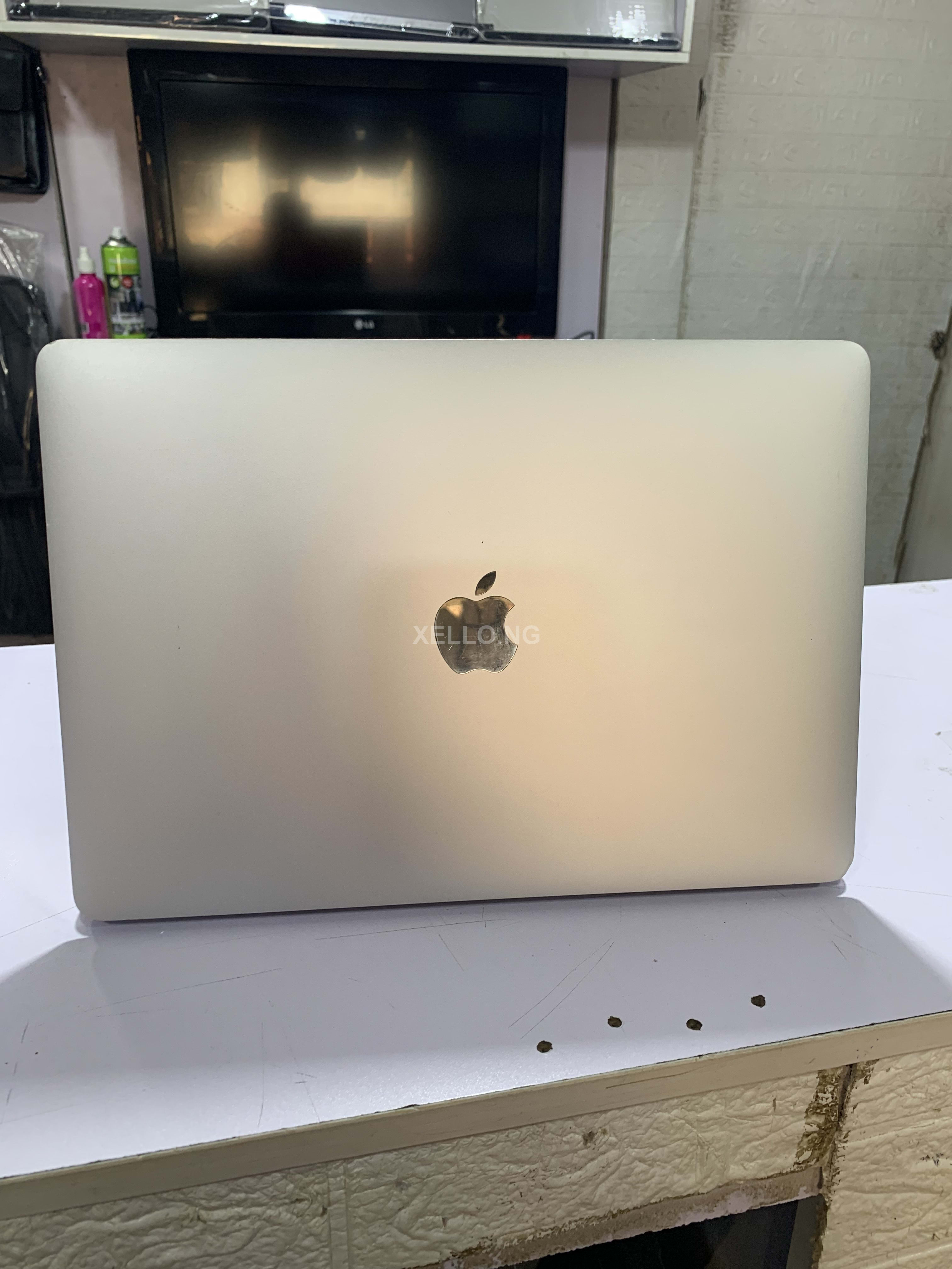 Apple Macbook Pro - Good Condition 3
