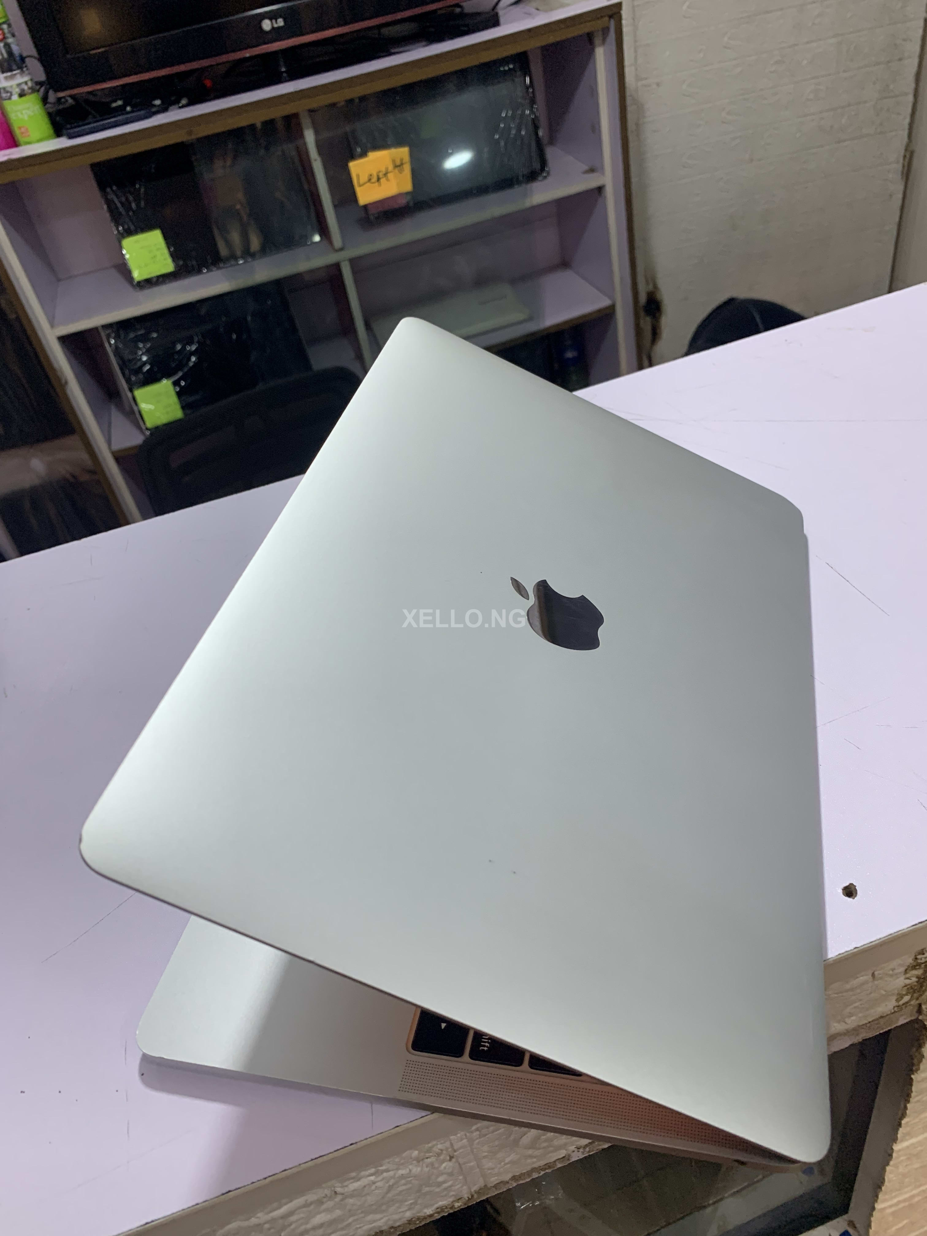 Apple Macbook Pro - Good Condition 4
