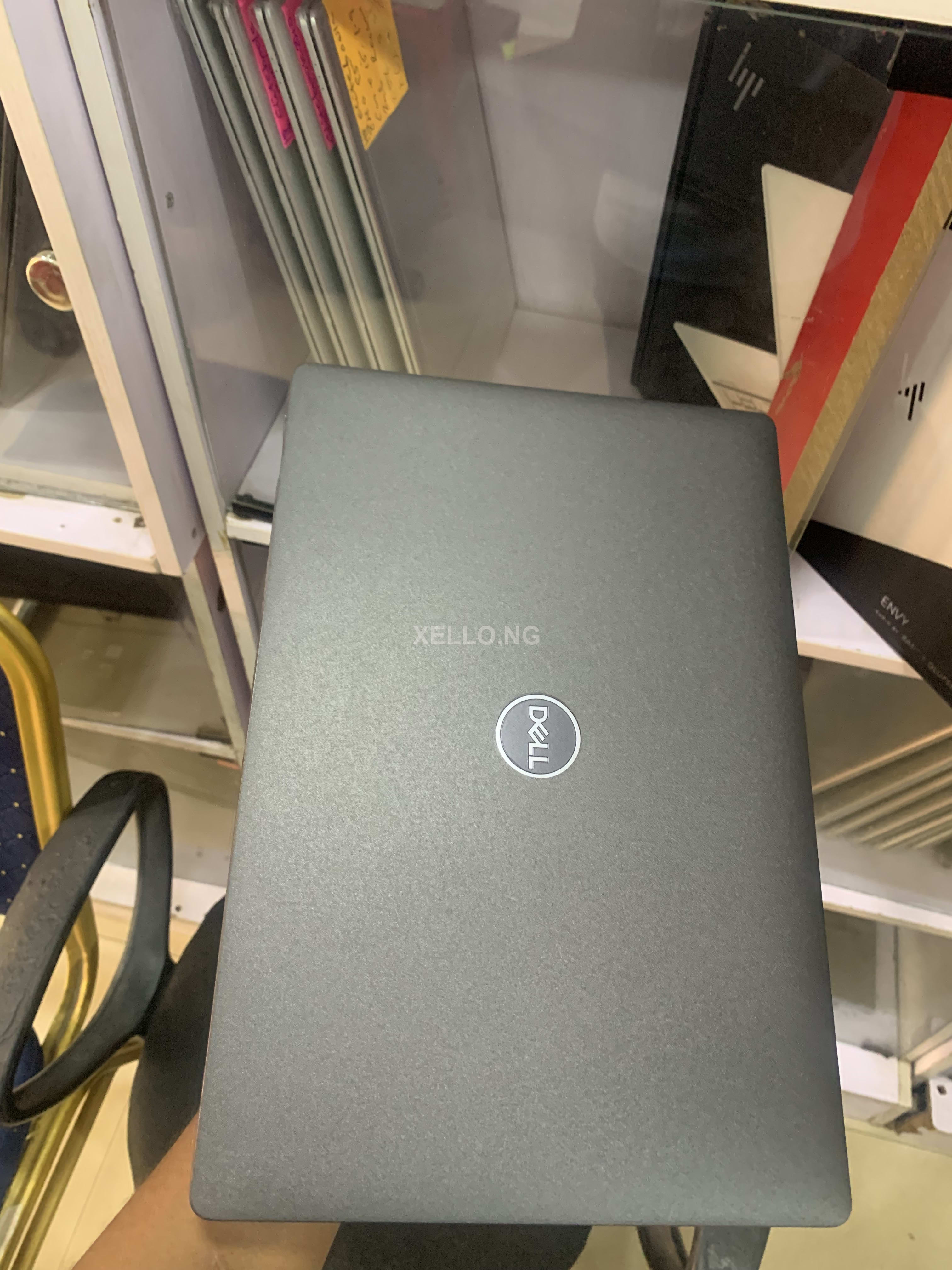 Dell latitude 5300. 3